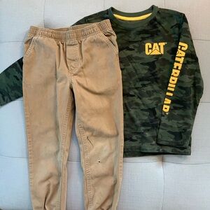 💚Caterpillar Kids Camo Top and Tan Pants💛